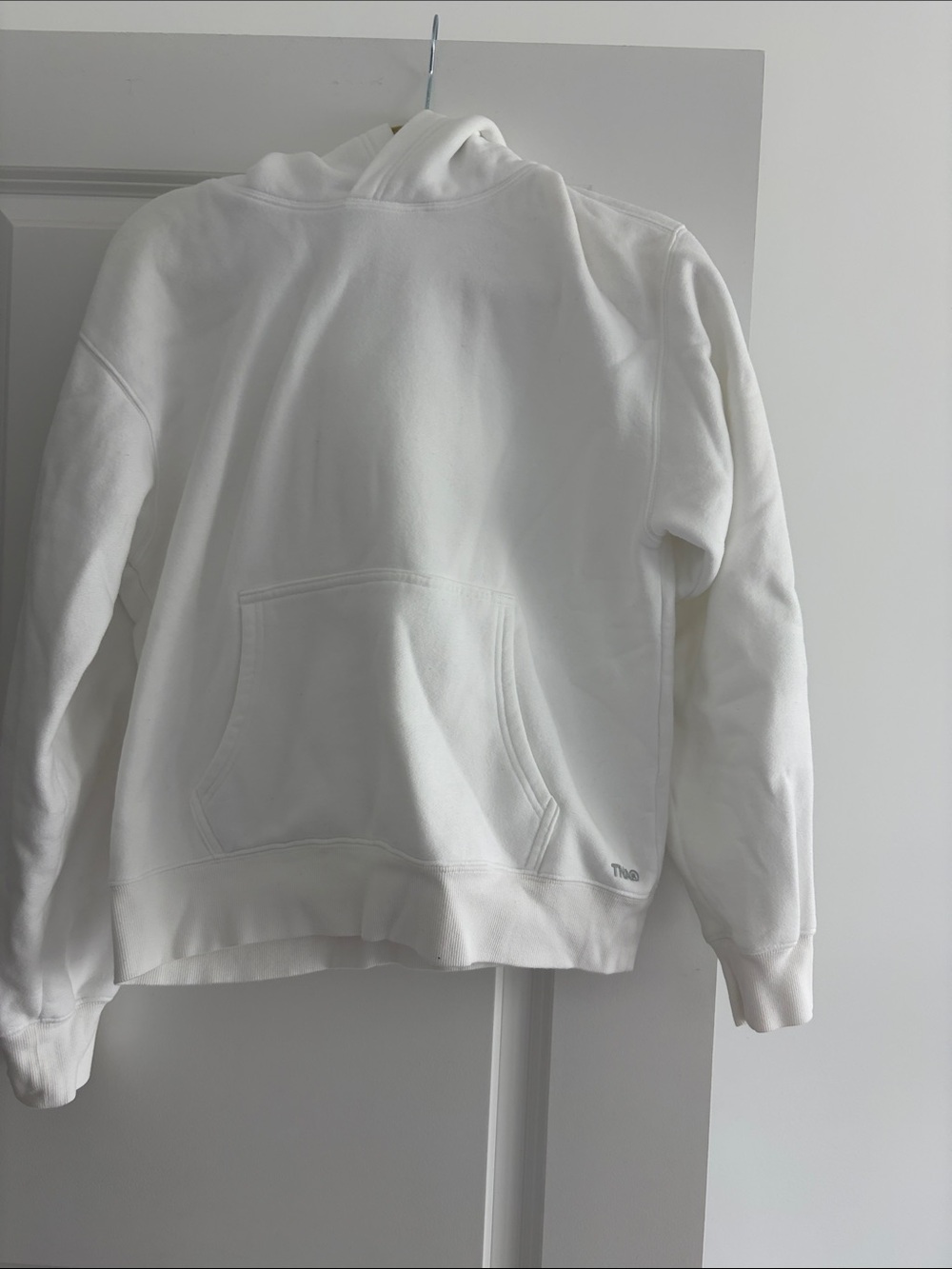 TNA White Pullover Hoodie - Classic Fleece Sweatshirt